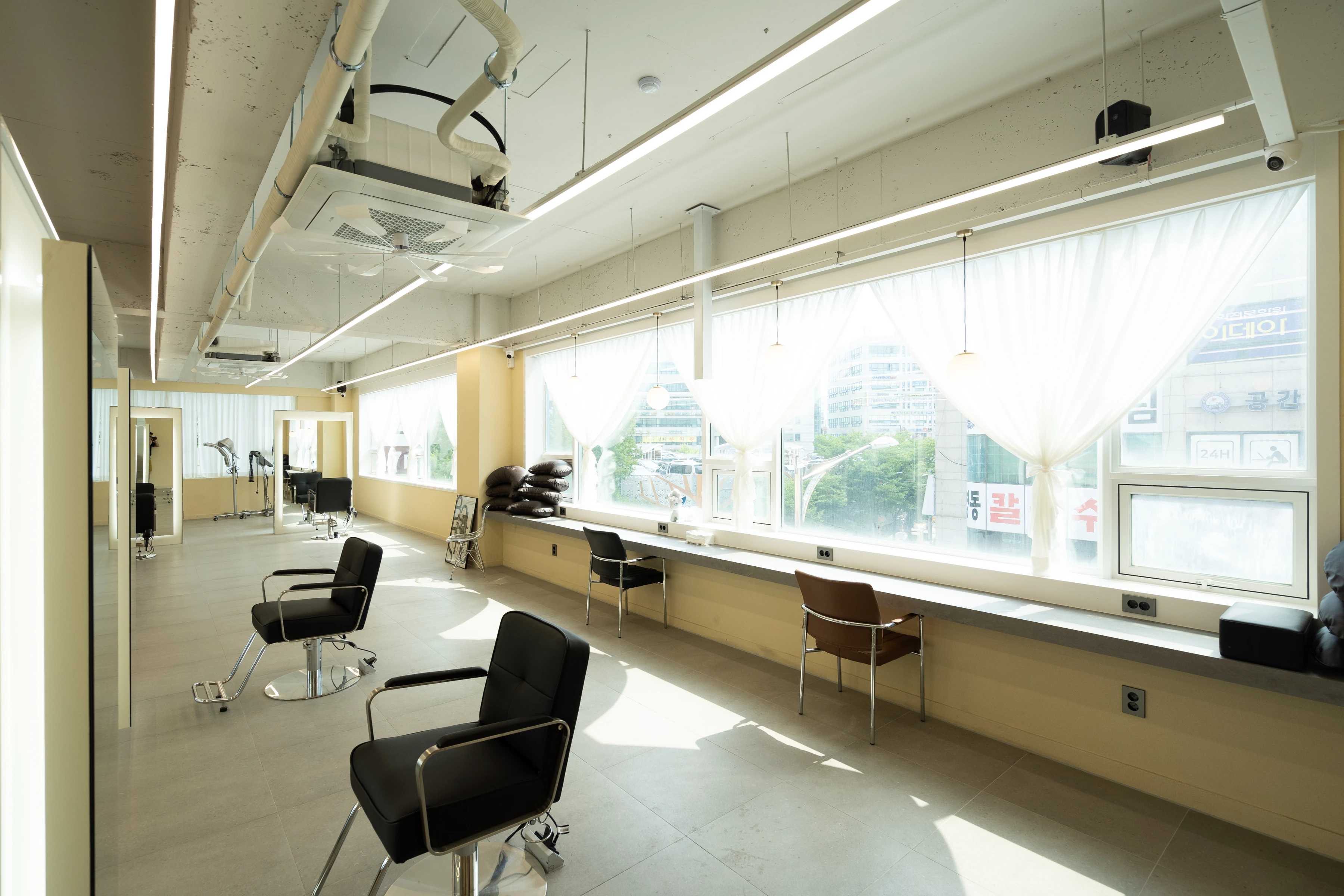 아더비 헤어샵 image 4